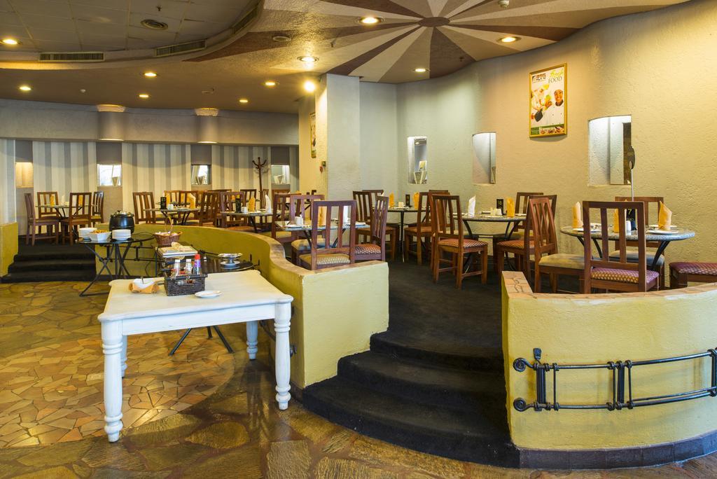 הארארה Rainbow Towers Hotel & Conference Centre מראה חיצוני תמונה